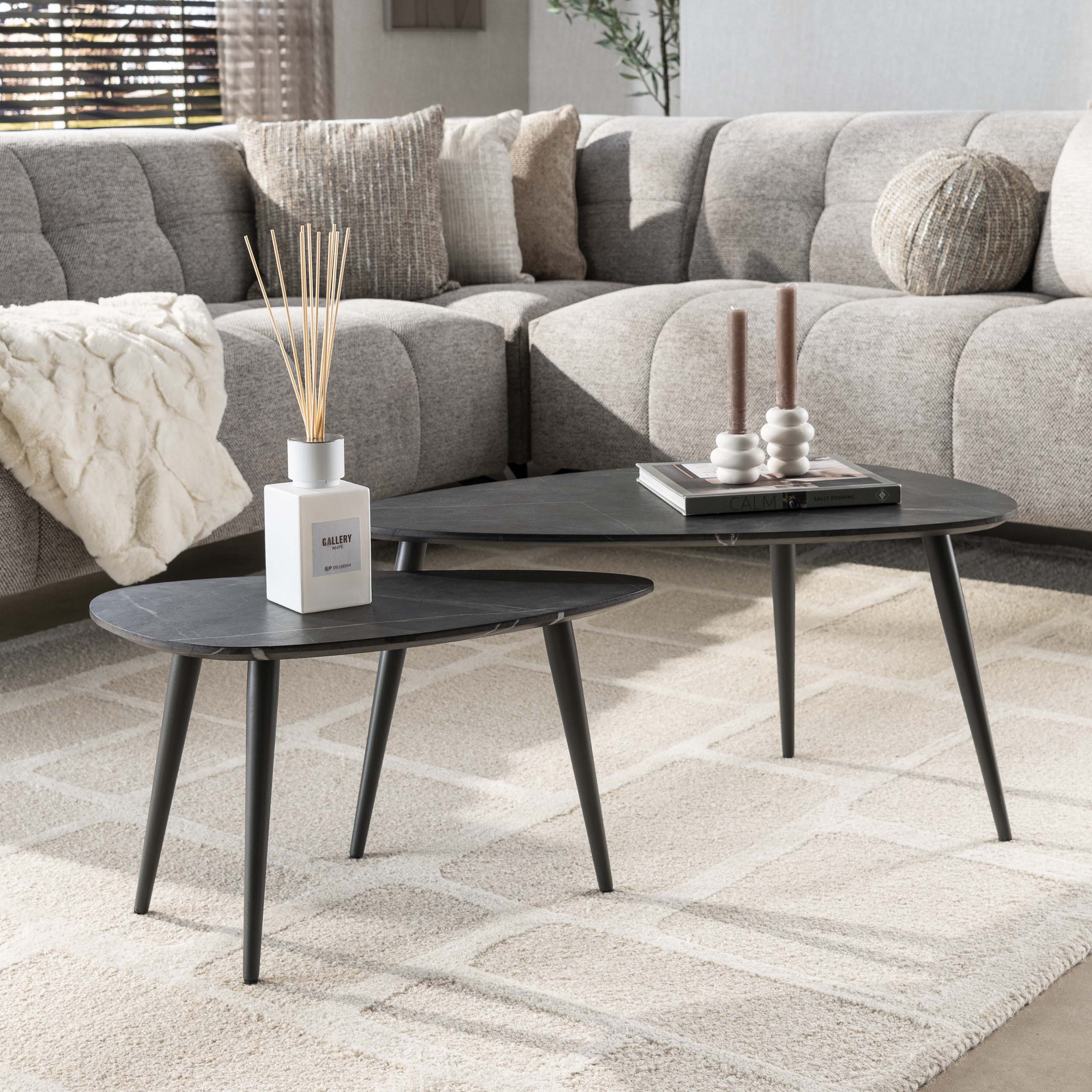 Set de 2 tables basses forme poire bio / 3D noir marron