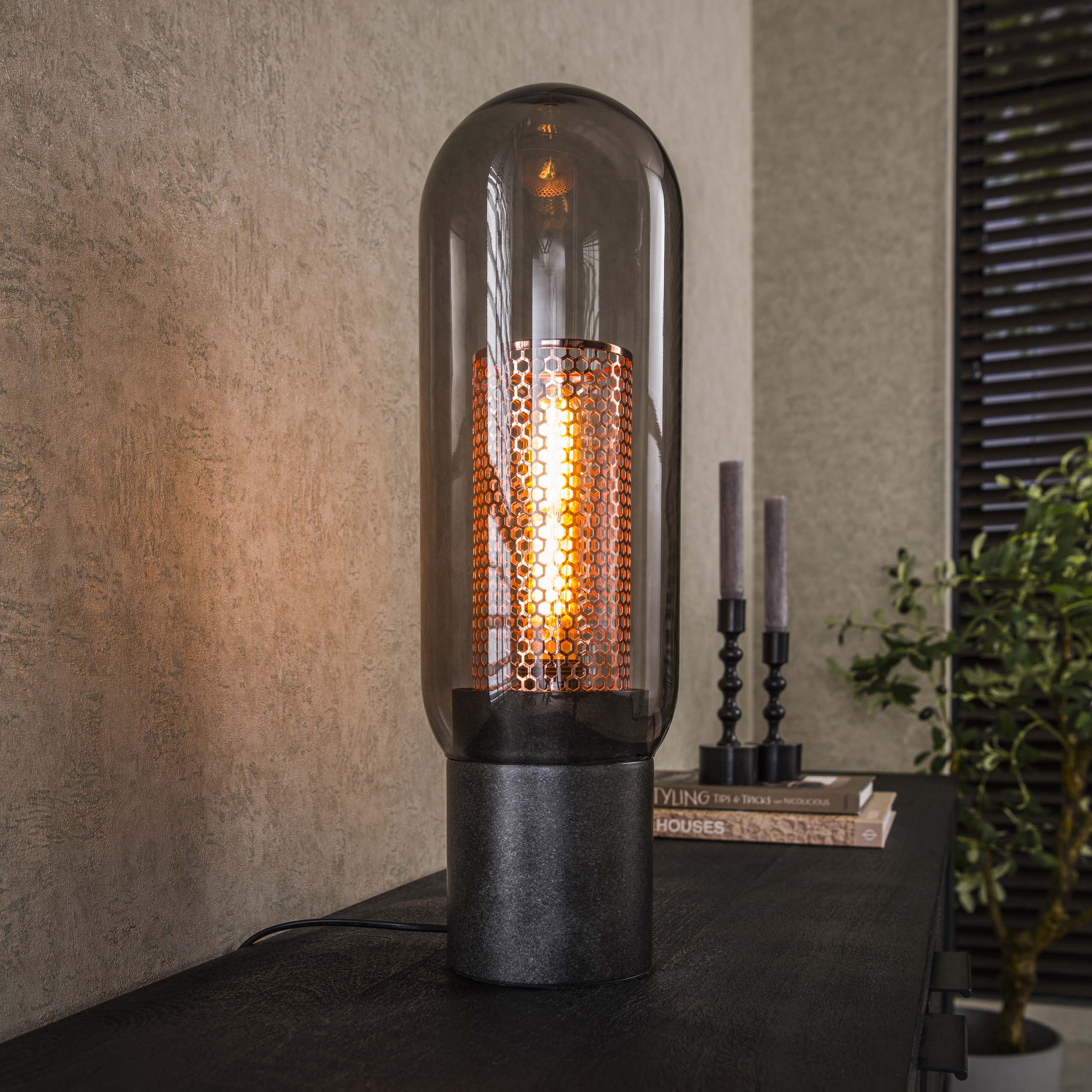 Lampe de table verre fumé-acier perforé / Noir Artic