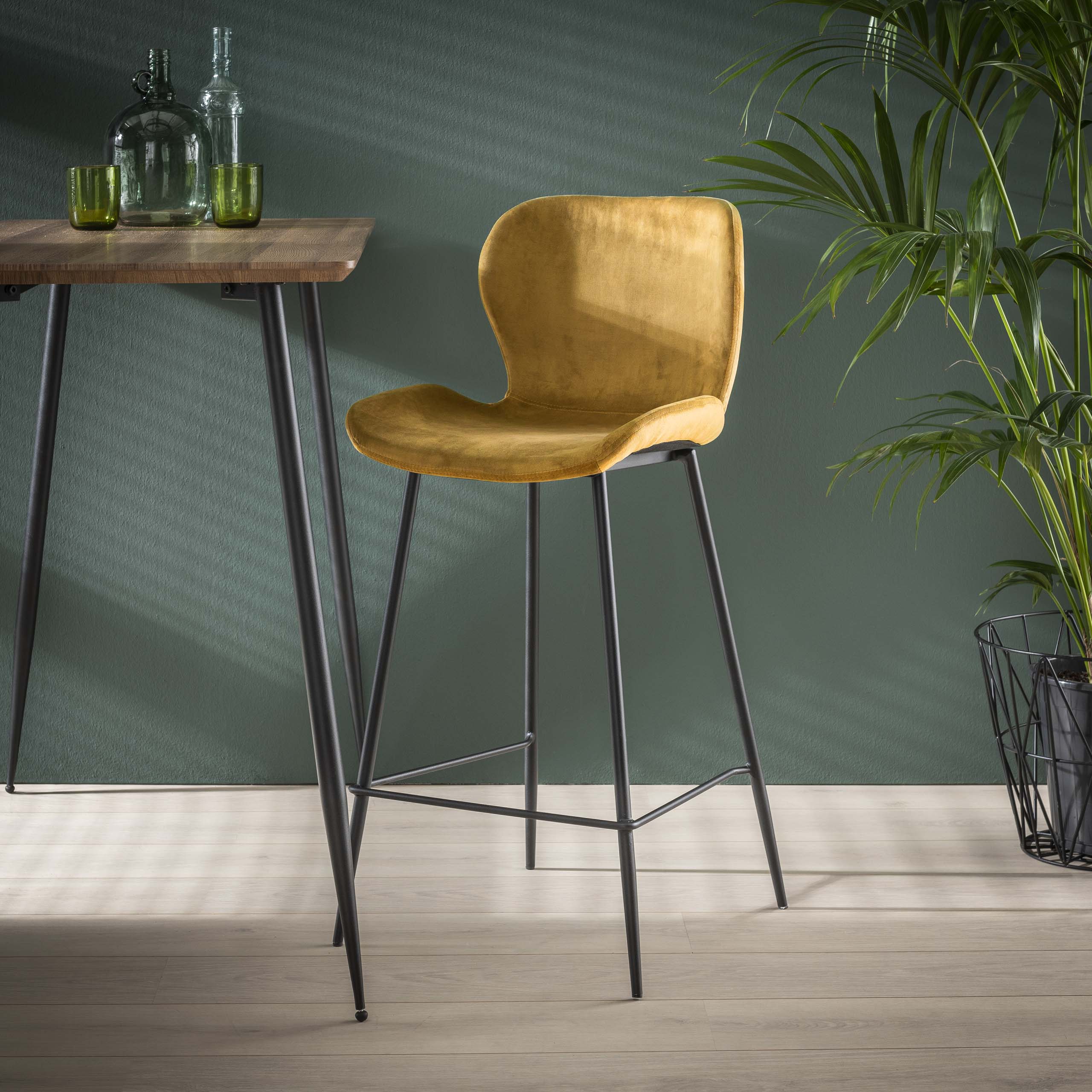 Tabouret de bar tube rond. VPE4 / Velours doré