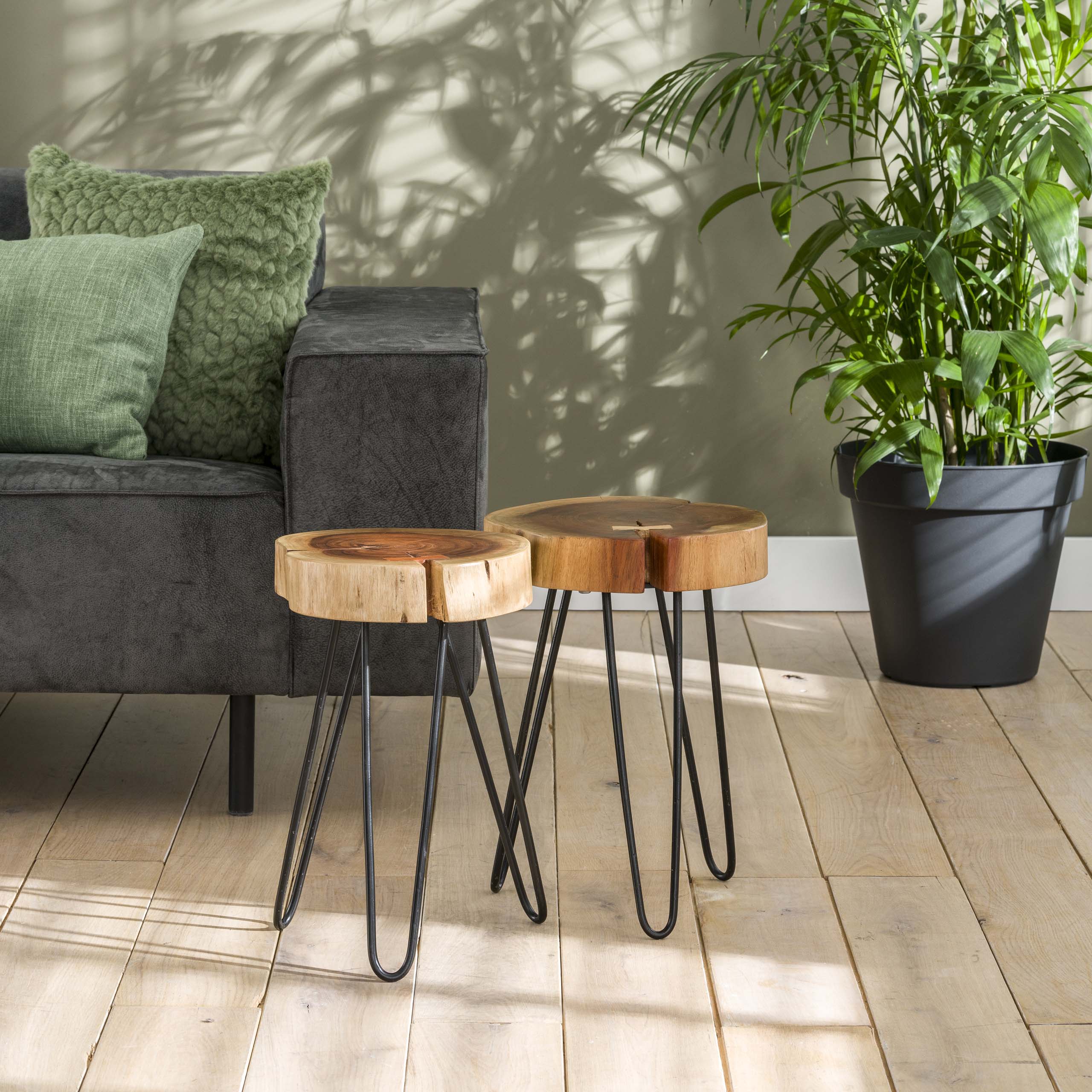 Table d'appoint malle en acacia massif de 6 cm d'épaisseur avec structure en acier. VPE2 / Acacia massif naturel