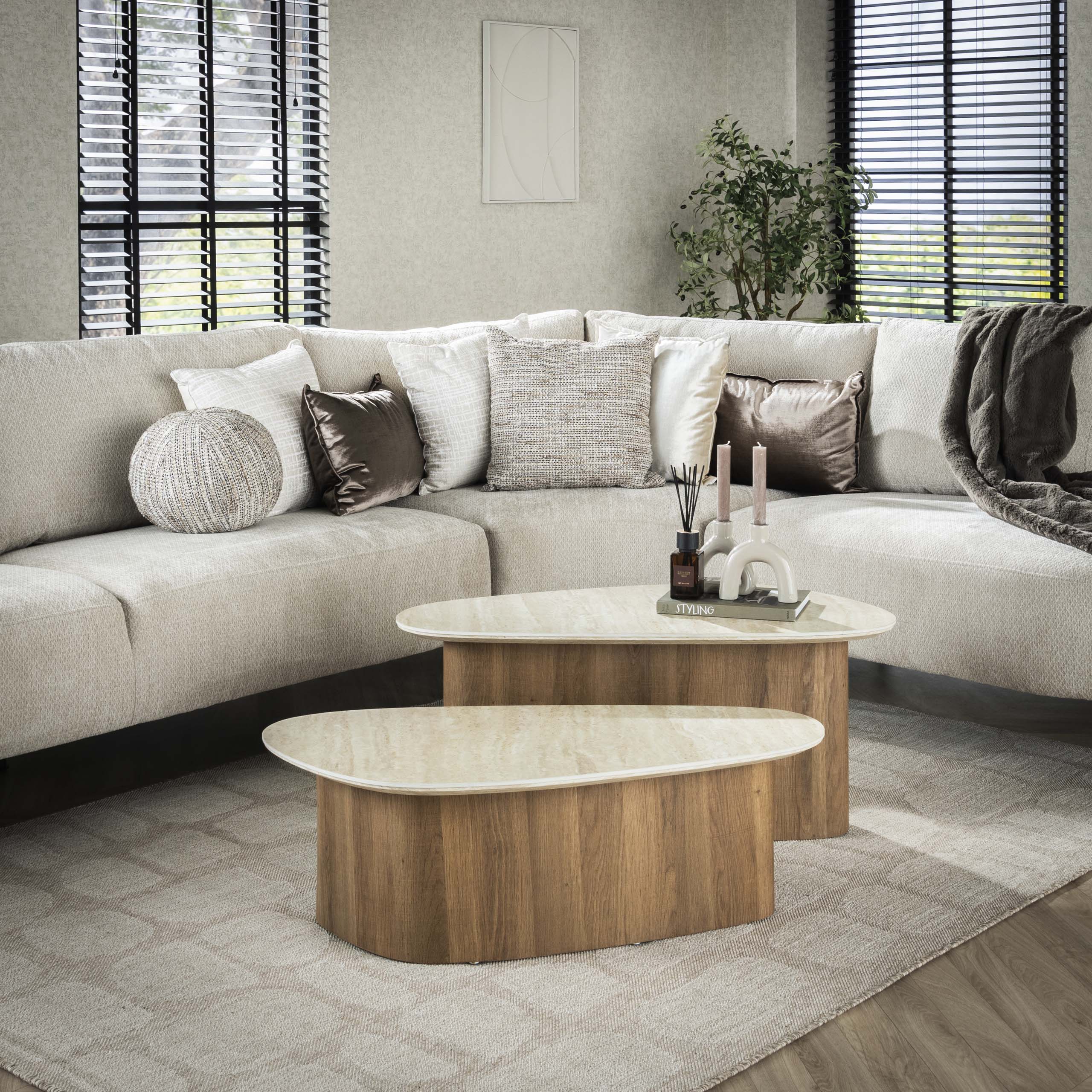 Table basse Romano triangulaire - lot de 2 - Travertin