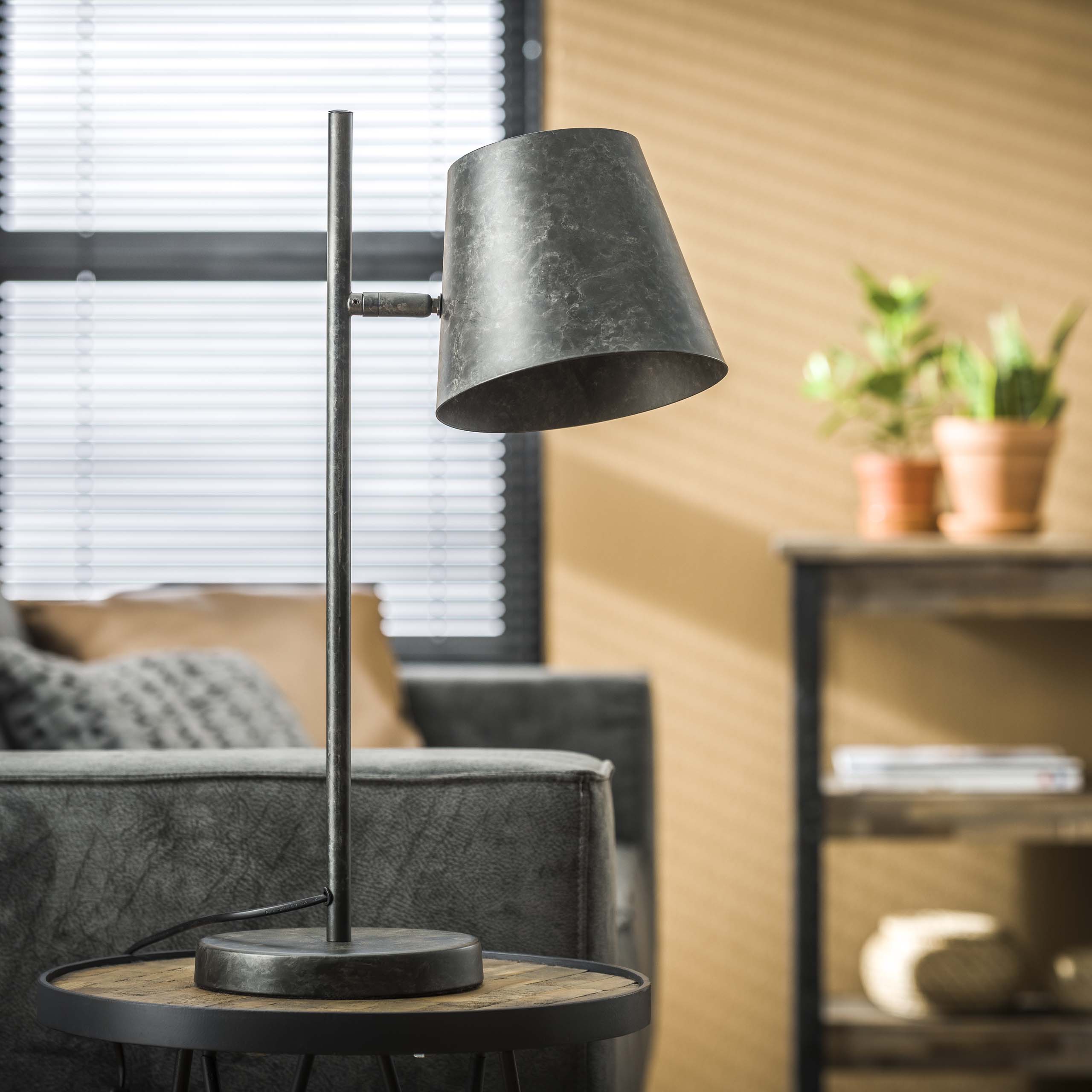 Lampe de table 1L abat-jour métal orientable / Charbon