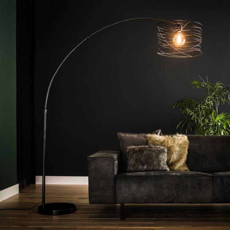 Lampadaires arqués