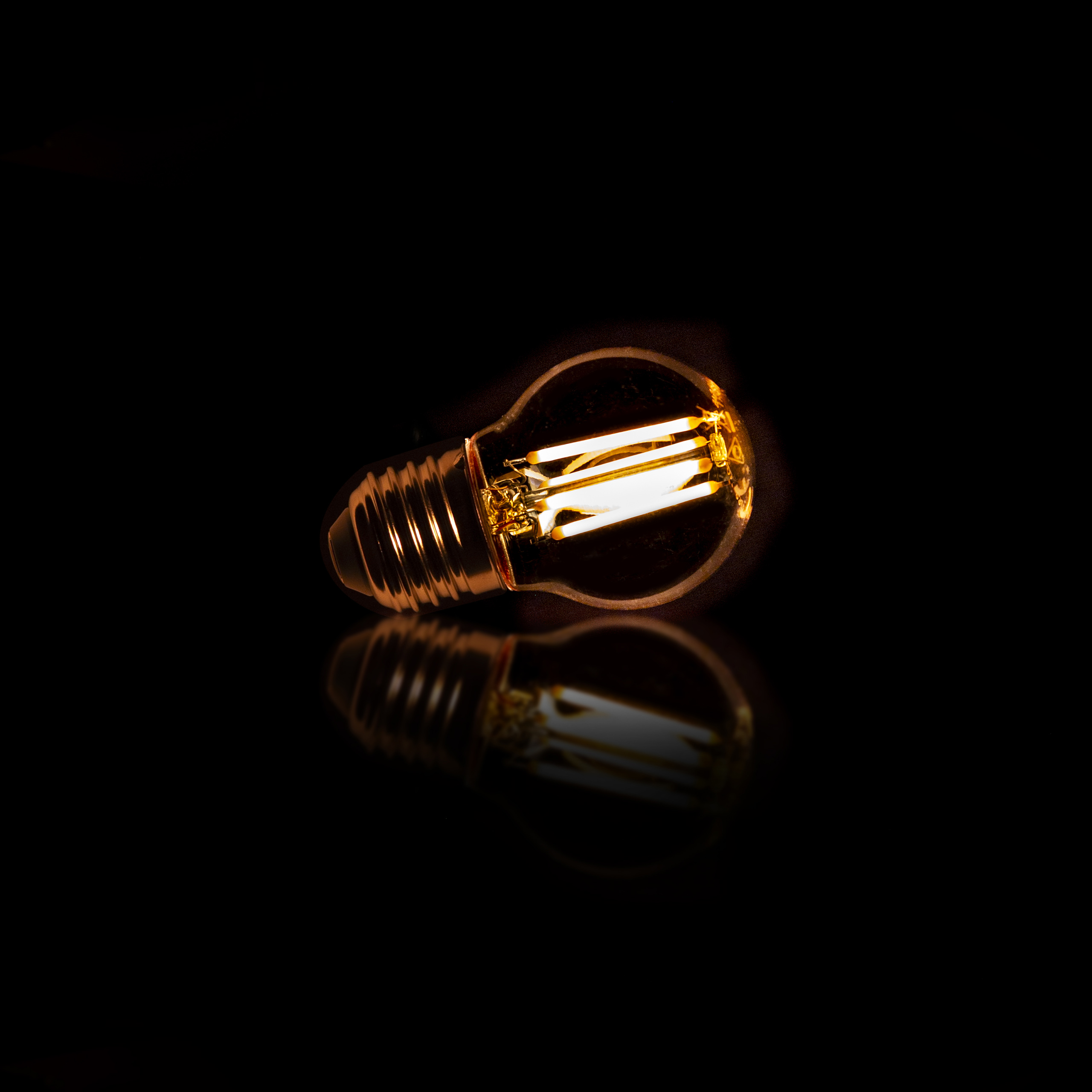 Ampoule LED à filament G45 Ø4,5 cm - Verre ambré