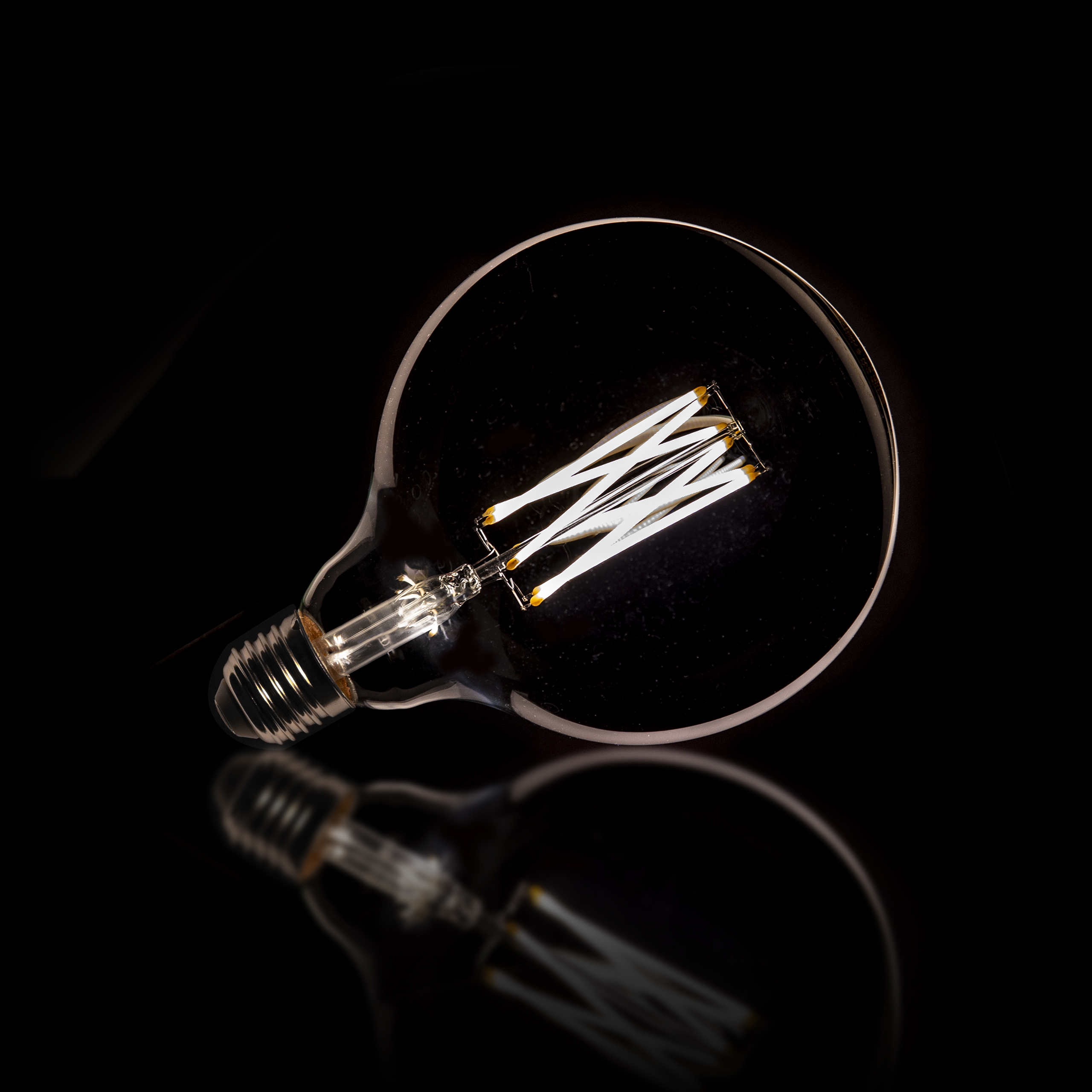 Source lumineuse Ampoule à filament LED [G125] Ø12,5 - E27 6W dimmable / Verre gris fumé