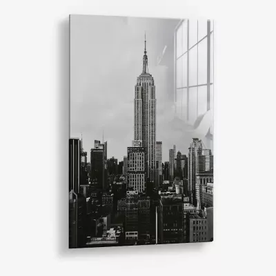 Spire in Cloudlight – Verre